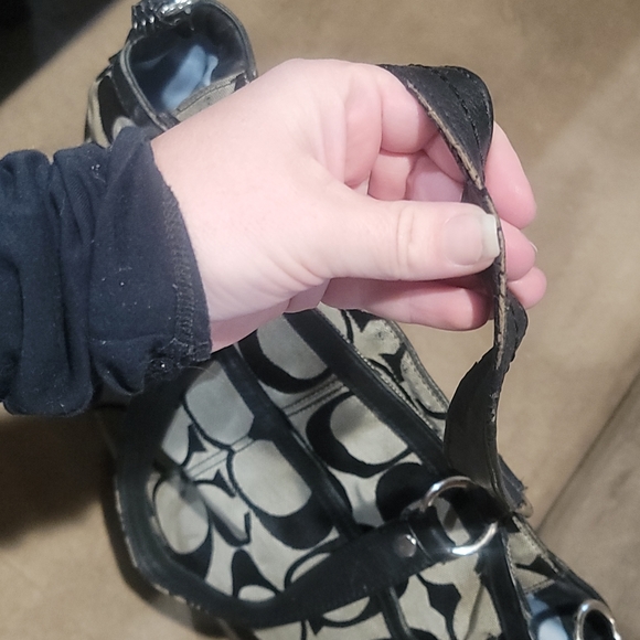 Coach purse - Picture 4 of 6